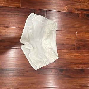 Lululemon white shorts size 4